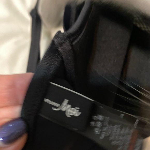 Moi swim suit top 38E - Picture 3 of 6